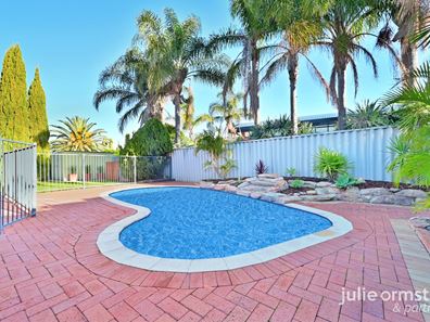 15 Tahlee Retreat, Carramar WA 6031