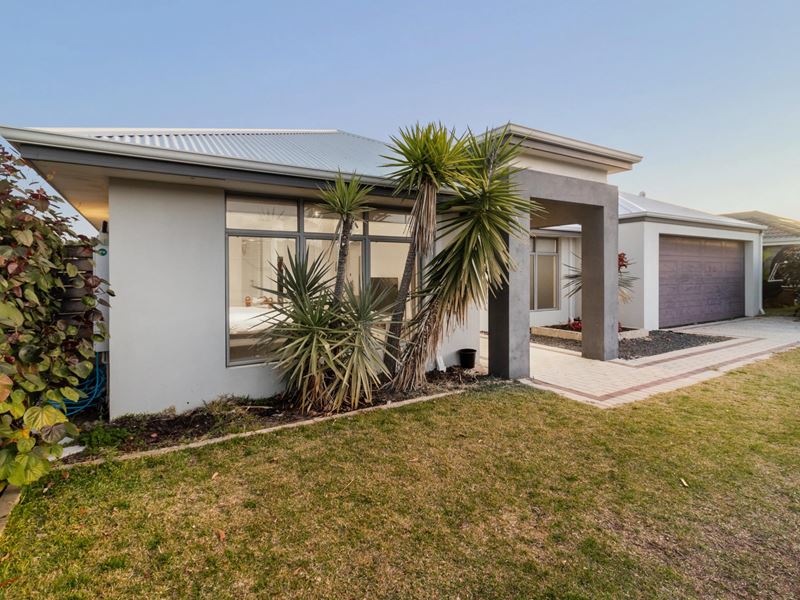 16 Cyandra Loop, Banksia Grove
