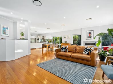 9 Lilian Road, Maida Vale WA 6057