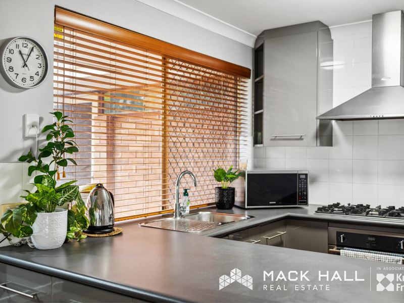 8/19 Golf Rd, Parkwood