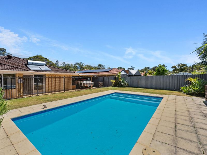 469 Warwick Road, Greenwood
