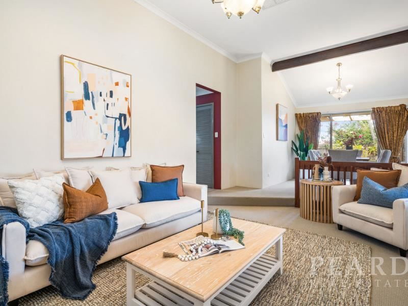 5 Lakeside Drive, Thornlie