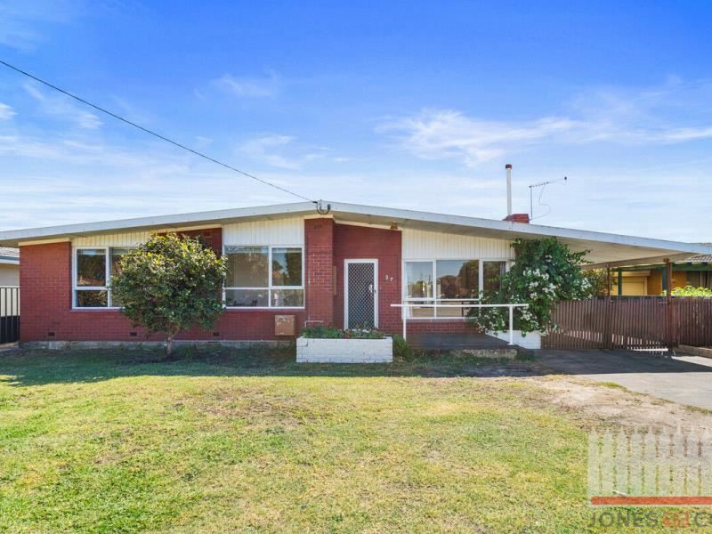 27 Lukin Way, Bassendean