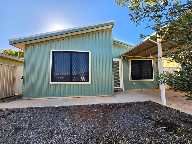 8 Salmond Court, Carnarvon WA 6701