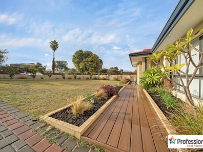 8 Rhagodia Court, Heathridge WA 6027