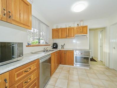 18 Delwood Place, Willetton WA 6155