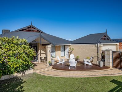 6 St Thomas Loop, Iluka WA 6028