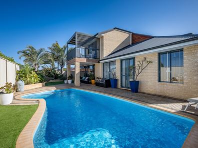 6 St Thomas Loop, Iluka WA 6028