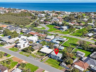 6 Scrivener Place, Halls Head WA 6210