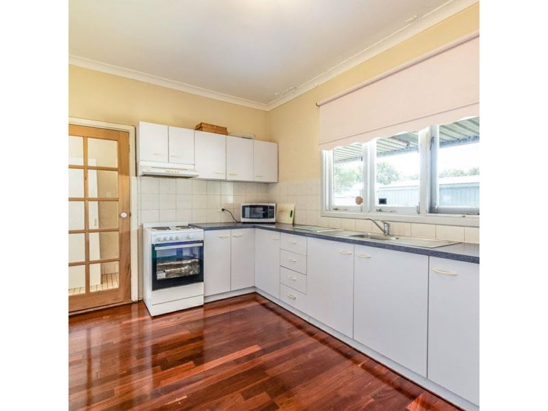 4 Melia Street, Rangeway WA 6530