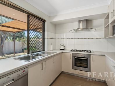 2 Amber Grove, Ballajura WA 6066