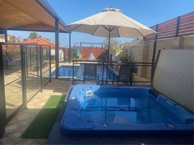 8 Catania Ct, Mindarie WA 6030