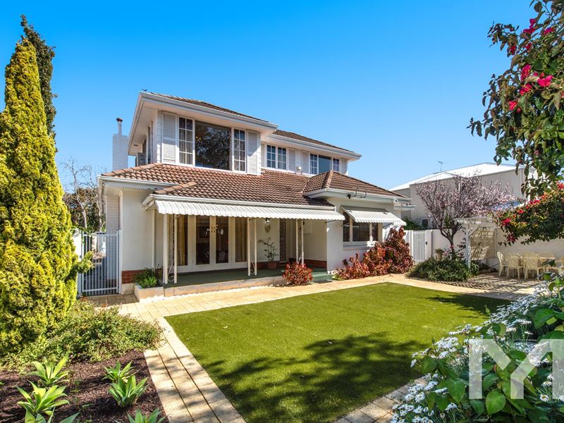 18 Dandenong Road, Attadale