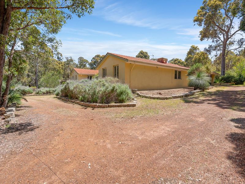 20 Simons Drive, Roleystone WA 6111