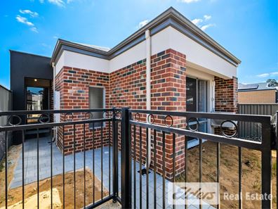 33 Marlock Road, Kwinana Town Centre WA 6167