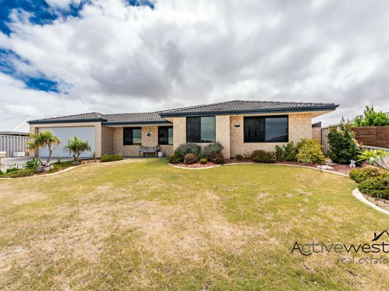 8 Brittania Parade, Wandina WA 6530