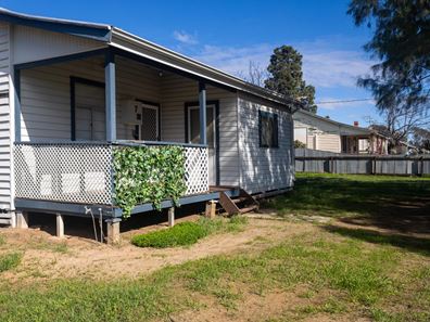 7 Ellis Road, Merredin WA 6415