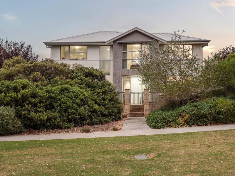 6 Portland Pass, Meadow Springs