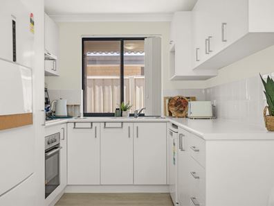 6 Bonner Lane, Armadale WA 6112