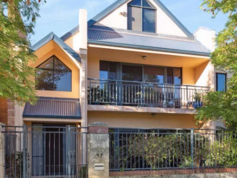 97 Waterway Crescent, Ascot