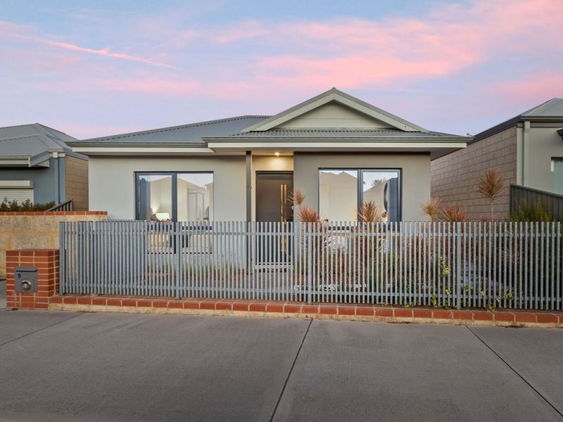 9 Roulettes Parade, Clarkson WA 6030