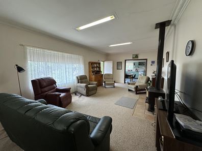 32 Arbour Street, Katanning WA 6317