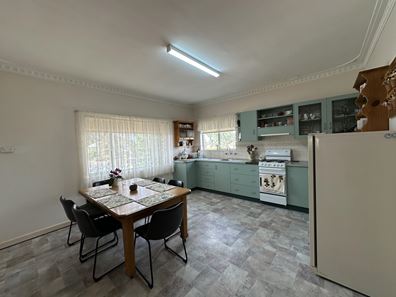 32 Arbour Street, Katanning WA 6317