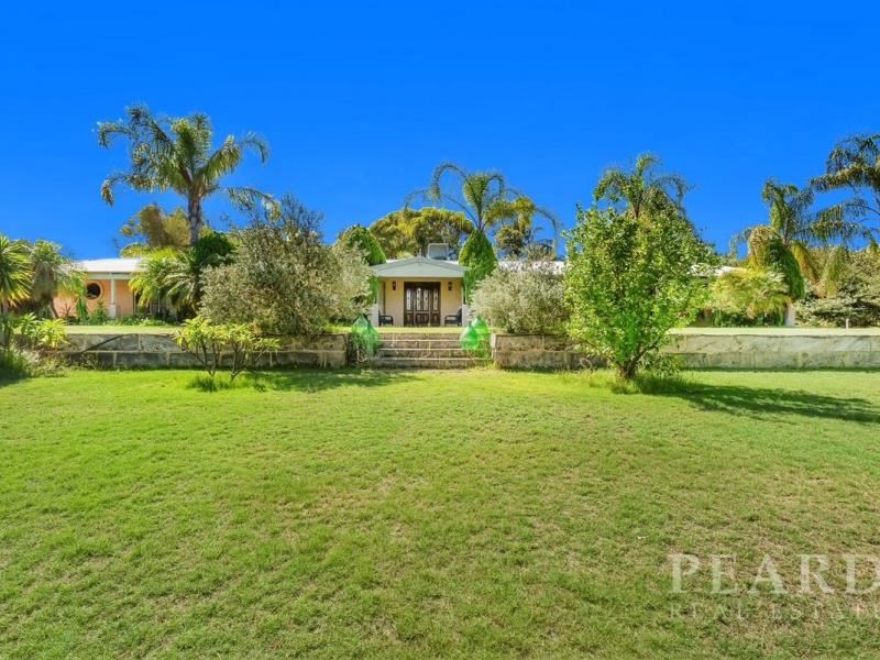 25 Moondyne Trail, Gnangara WA 6077