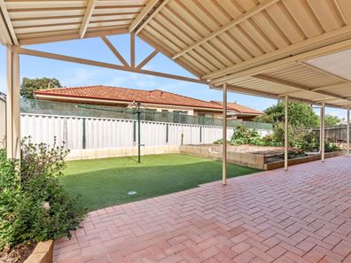 4/5 Brooks Street, Kalamunda WA 6076