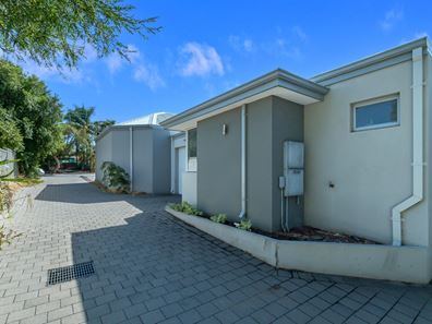 10B Debenham Street, Thornlie WA 6108