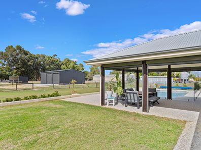 17 Rollins Retreat, North Dandalup WA 6207