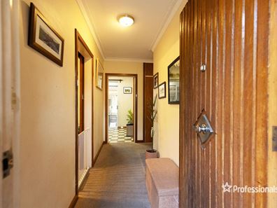 396 Morrison Road, Swan View WA 6056