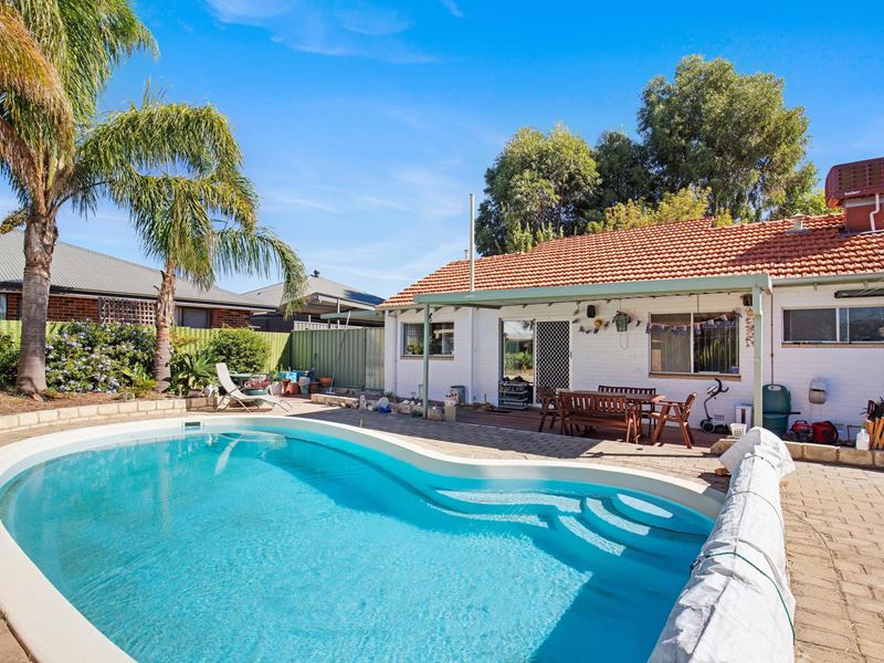 30 Currawong Way, Thornlie WA 6108