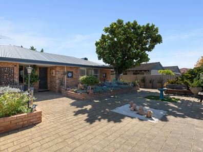 76 Bridgewater Drive, Kallaroo WA 6025