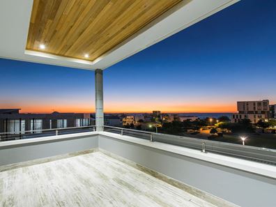 12 Lucretia Circle, North Coogee WA 6163