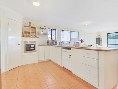 23 Toledo Circuit, Port Kennedy WA 6172