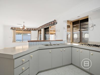 128 Charthouse Road, Waikiki WA 6169