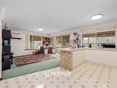6 Protea Pass, Glen Iris WA 6230