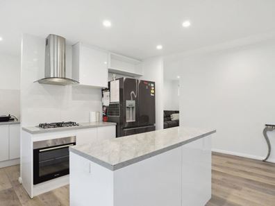 3 Iseo Court, Hammond Park WA 6164