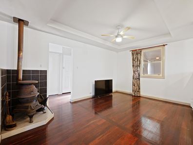 6 Houtman Street, Wonthella WA 6530
