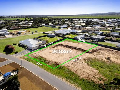 4 Macranda Place, Woorree WA 6530