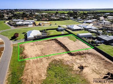 4 Macranda Place, Woorree WA 6530