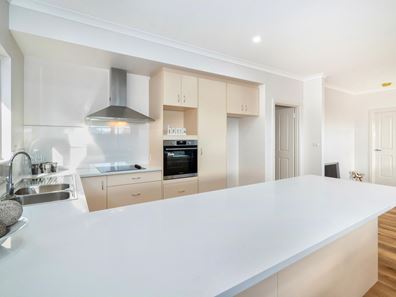 2/21 Brooks Garden Blvd, Lange WA 6330