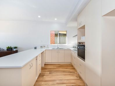 2/21 Brooks Garden Blvd, Lange WA 6330