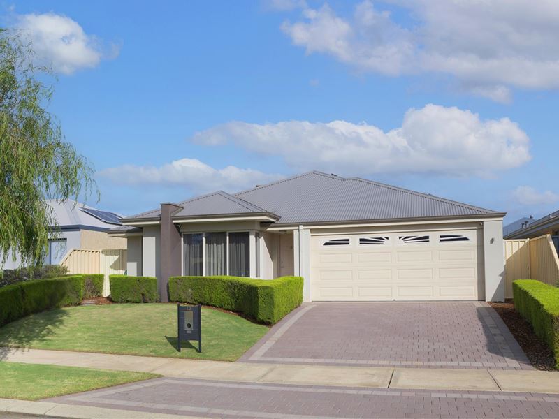 13 Toulon Way, Yalyalup WA 6280