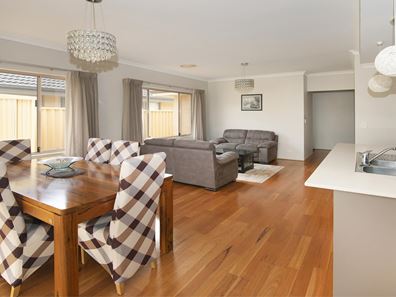 13 Toulon Way, Yalyalup WA 6280