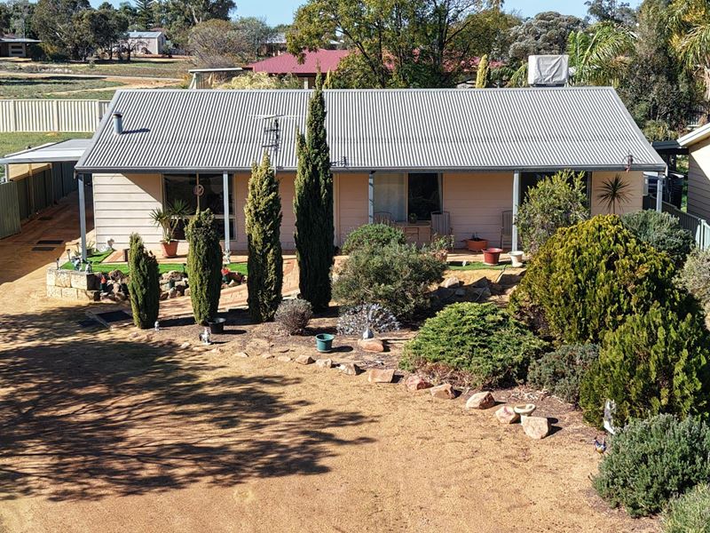 7 Ashton  Street, Quairading WA 6383