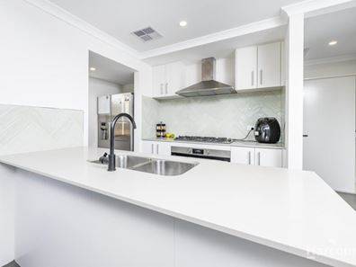 45 Kingfisher Road, Eglinton WA 6034