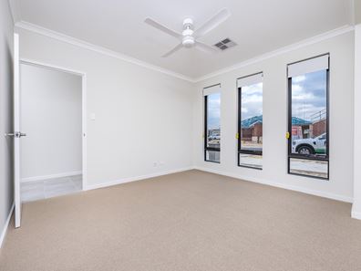 7 Mooloolaba Road, Jindalee WA 6036