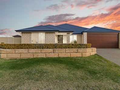 7 Radonich Way, Lake Coogee WA 6166